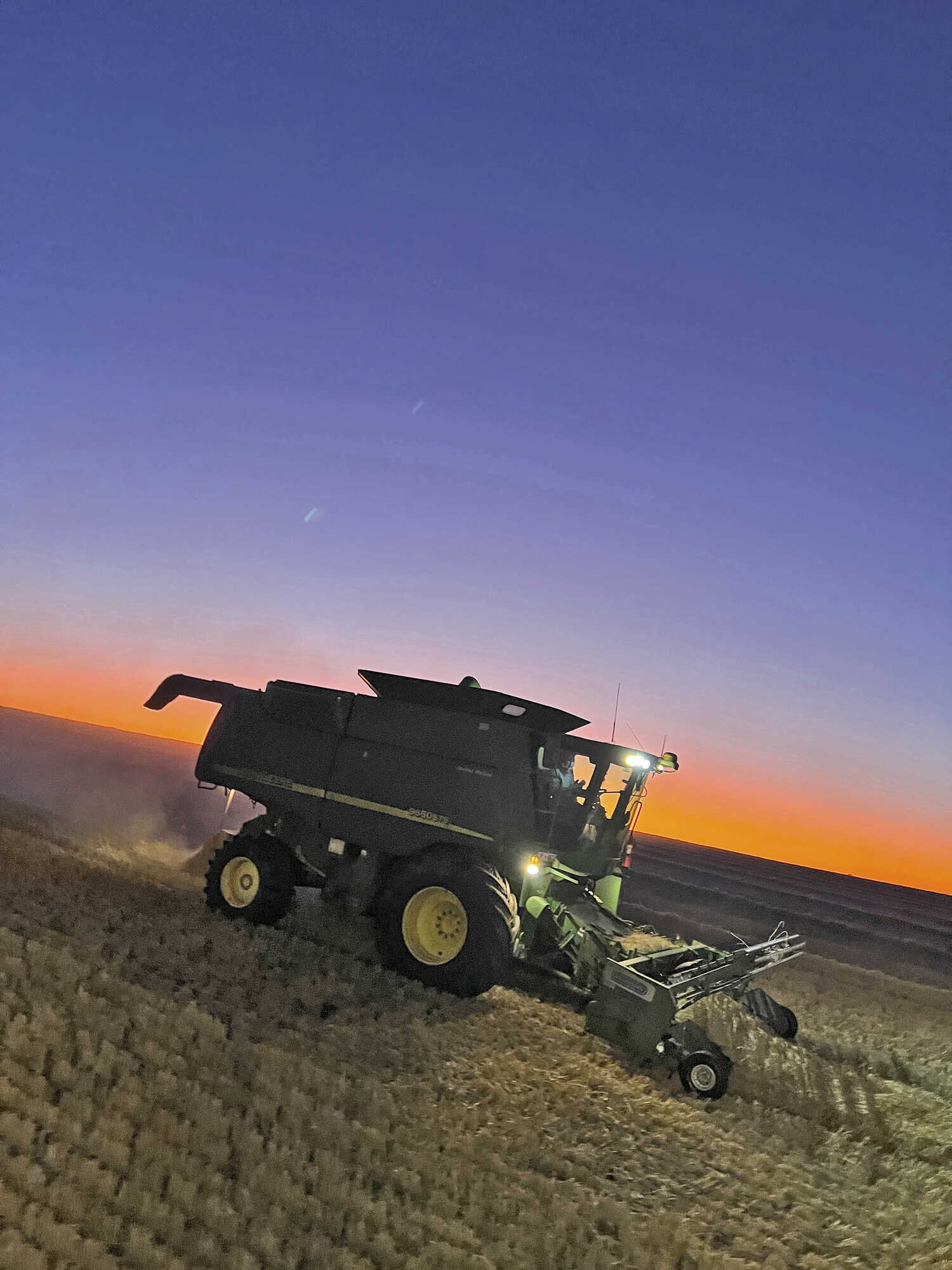 John-Deere-Traktor: Raupen statt Räder - agrarheute 3-2023