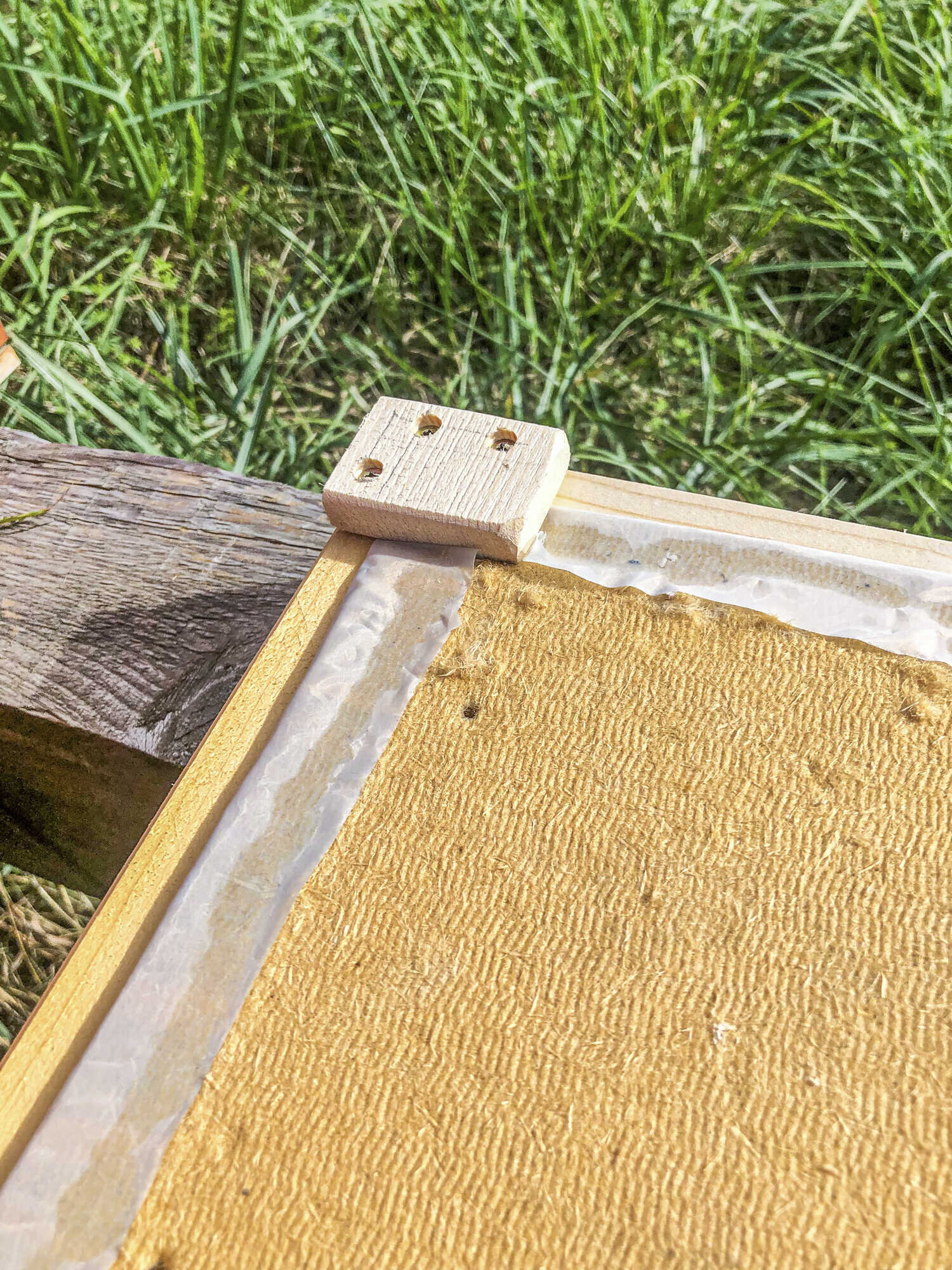 Holzfasern im Dach bienen&natur 12023