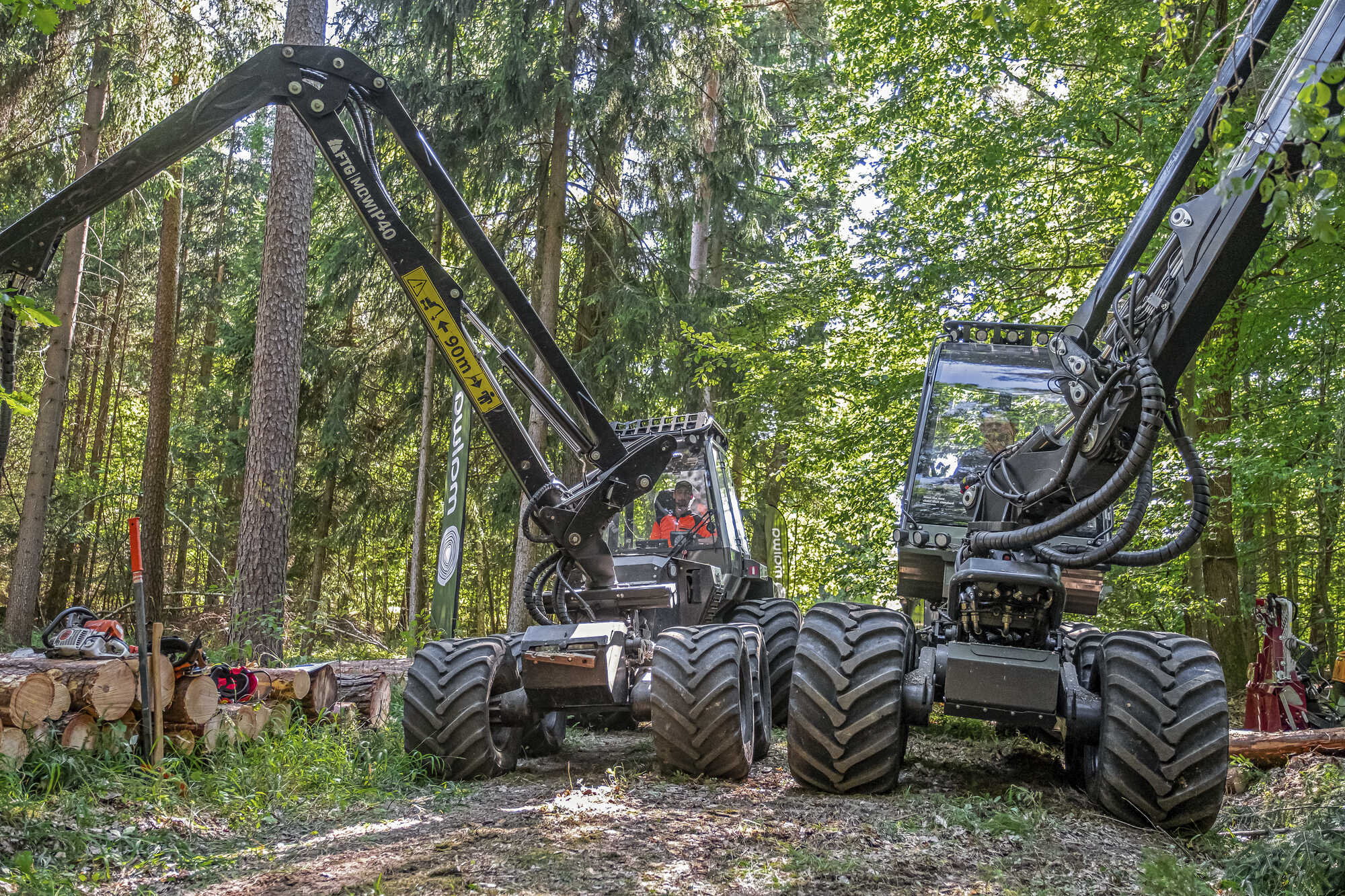 Kompakter Achtrad Forst&Technik 102022
