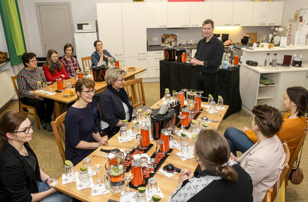 Gerührt und nicht geschüttelt CocktailLehrstunde in Bassum LAND & FORST 122020
