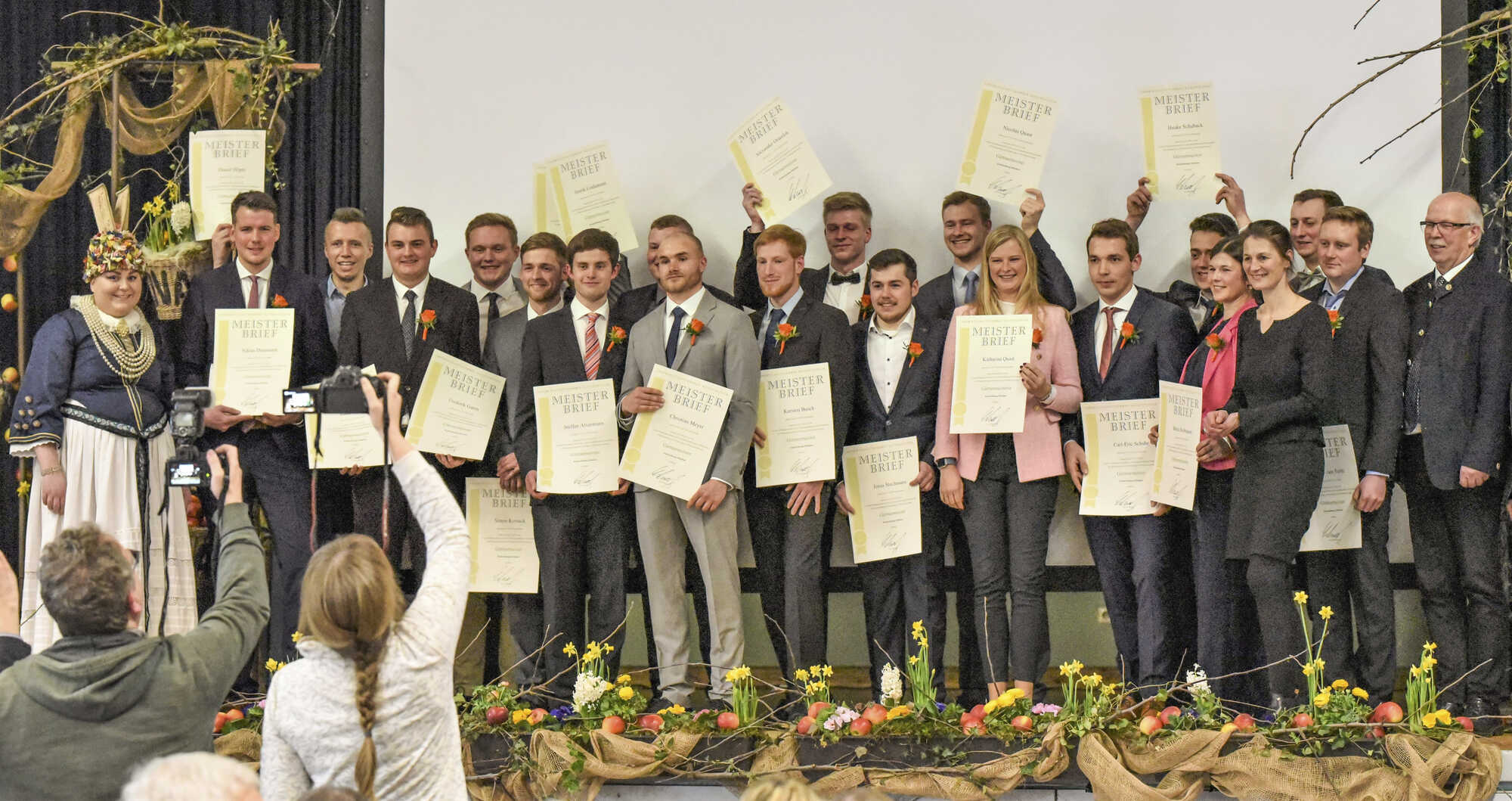 Das sind Niedersachsens neue Gärtnermeister im Obstbau LAND & FORST