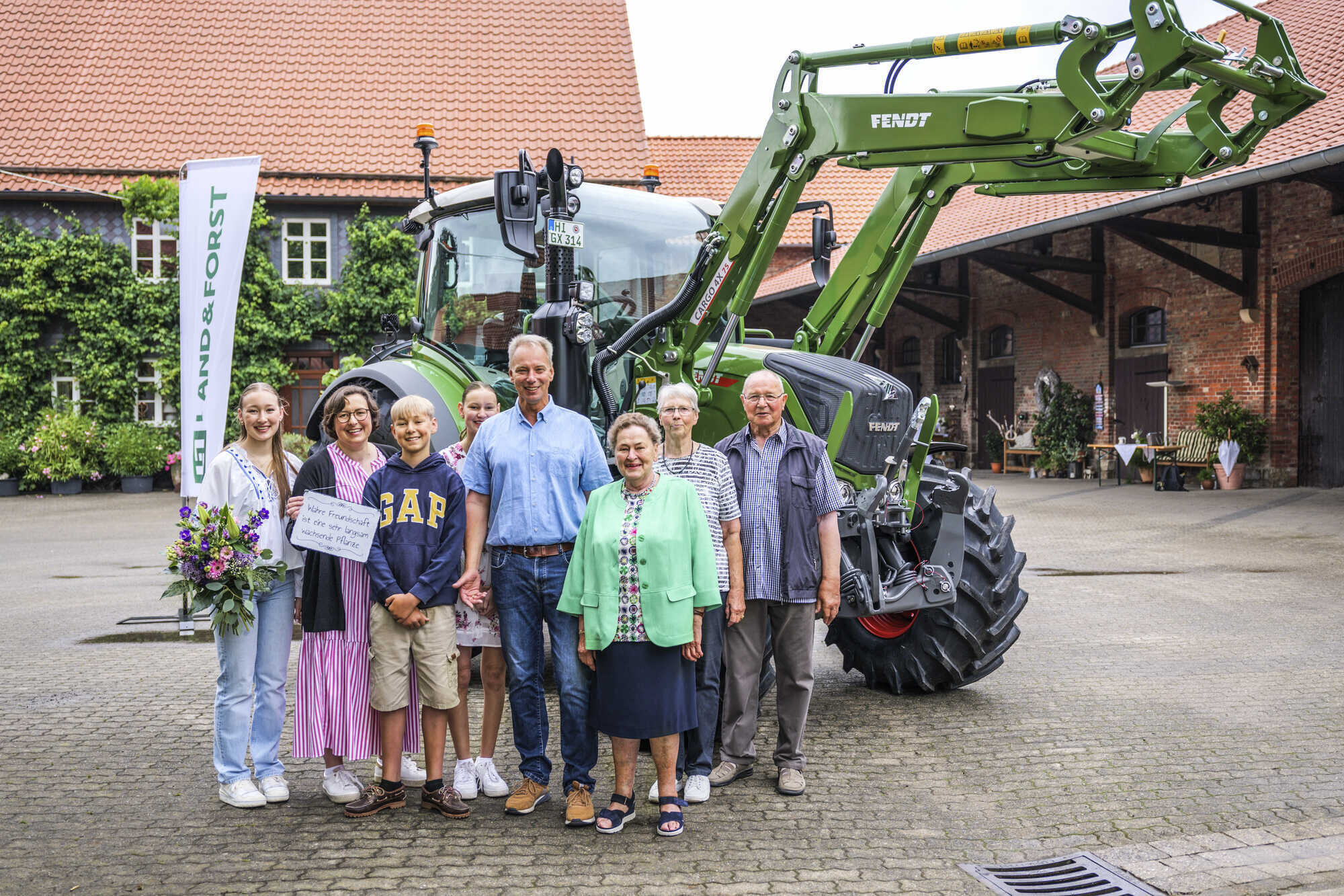 LuftbildWettbewerb Glücklich über den Hauptgewinn LAND & FORST 282023