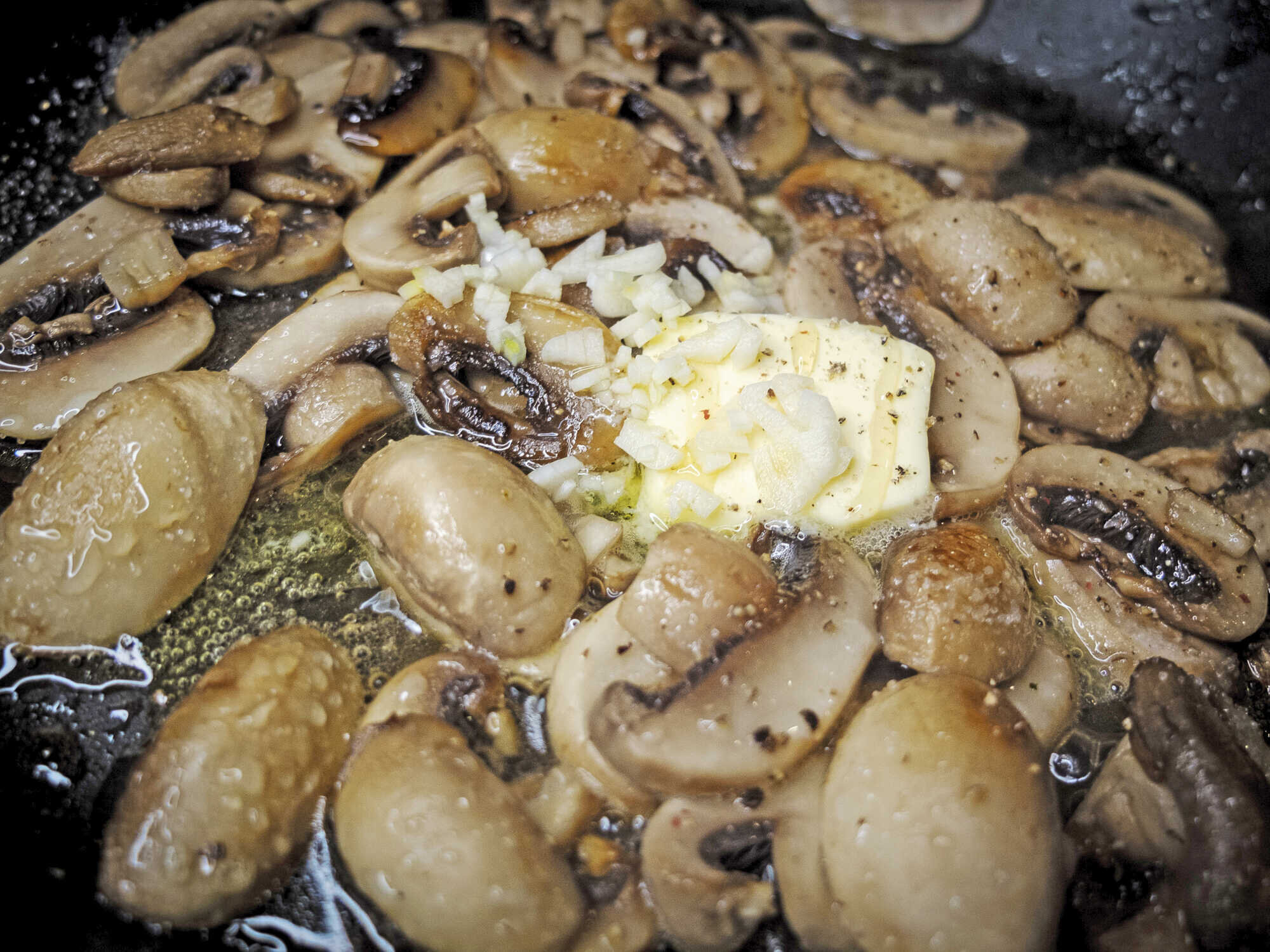 Pilze mit Knoblauch und Honig - Niedersächsischer Jäger 4-2024