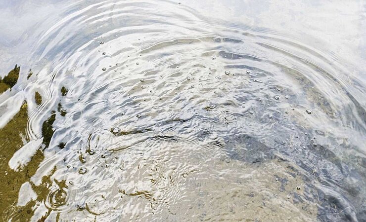 Forschende des KIT untersuchten die künftige Entwicklung des Grundwassers. Die Prognosen zeigen Handlungsbedarf: Entweder sinken die Treibhausgasemissionen oder die Grundwasserspiegel. | © M. Breig