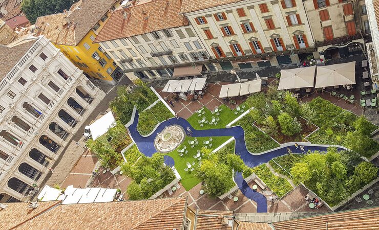 Im Herzen der Altstadt: Studierende der HSWT gestalteten den Green Square des Landscape-Festival Bergamo 2022. | © C. Kunath