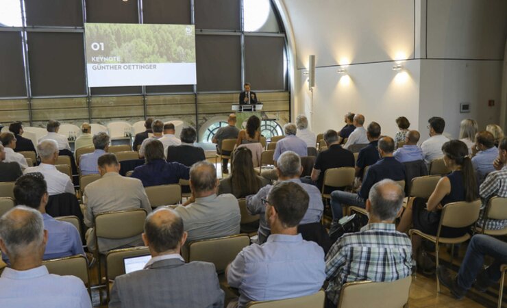 Mehr als 100 Gäste meldeten sich zum dritten PEFC-Forum „EU-Green-Deal als Chance?“ in Köln an. | © PEFC / Kollaxo