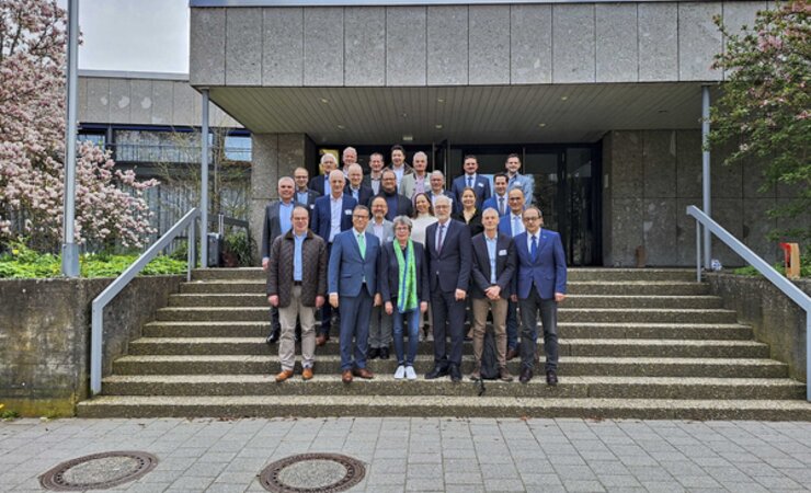 Auf Einladung von Oberbürgermeister Jürgen Roth tagte der Gemeinsame Forstausschuss der Bundesvereinigung„Deutscher Kommunalwald“ mit Forstminister Hauk am 11. April. | © Quelle: DStGB