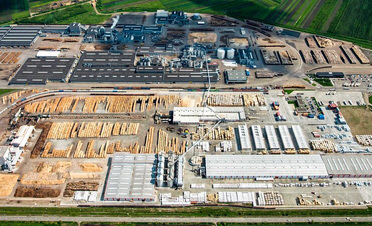 Mit der Schließung des Sägewerks am Standort Radauti sinkt der Einschnitt von HS Timber in Rumänien um 30 %. Darüber hinaus wird das Plattenwerk in Siret geschlossen. | © HS Timber Group