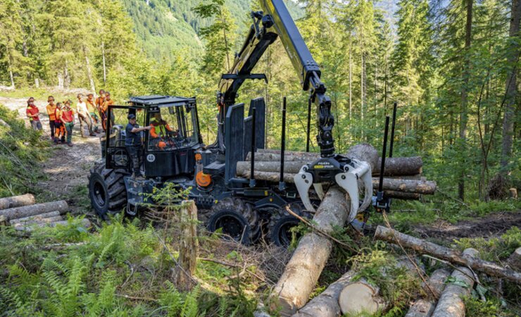 auf einer neuen Maschine | © Fotos: H. Höllerl