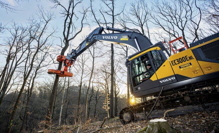 Der große Woodcracker C650 verlangt nach einem schweren Trägerfahrzeug | © Westtech