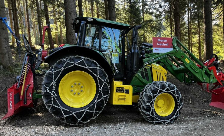 Ein aufwändiger Schutzverbau von PTH für John Deere | © O. Gabriel