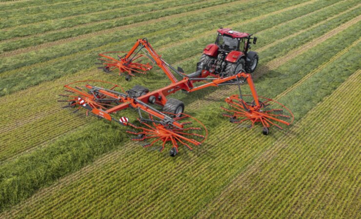 Gekehrt: 
Der Kuhn GA15231 zeigt, dass auch Schwader High-End-Produkte sein können. 
Dank vollhydraulischem Antrieb, ISOBUS und Section Control erleichtert er die Arbeit. | © Kuhn