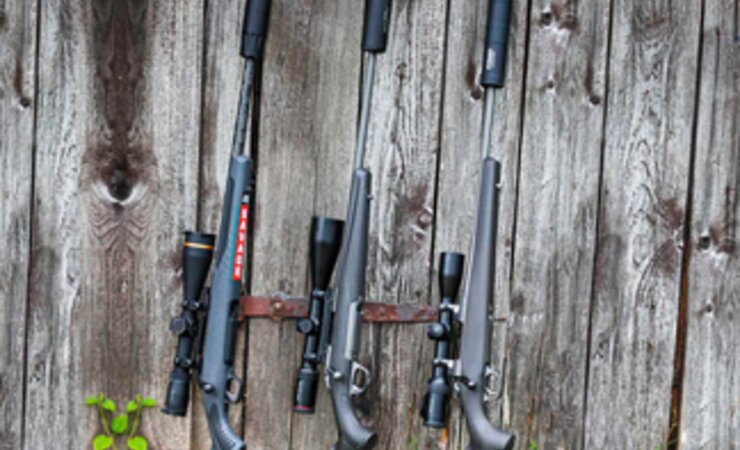 Testwaffen (v.l.n.r.): Savage 110 Ultralite,Browning X-Bolt Pro Carbon und Sako 85 Carbonlight. | © Isabel Koch