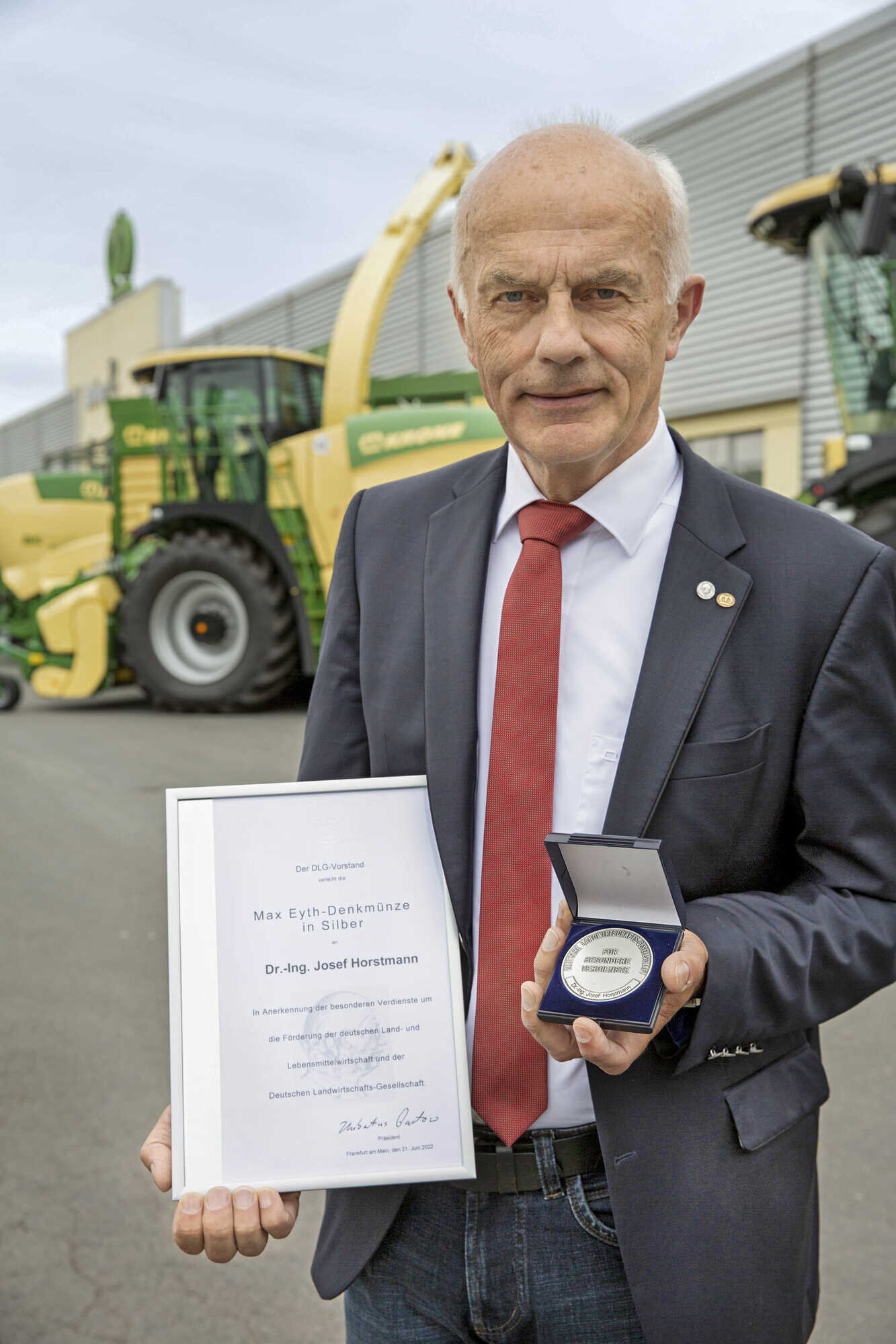 Hohe Auszeichnung F r Krone Konstruktionschef LAND FORST 27 2022 hohe-auszeichnung-f-r-krone-konstruktionschef-land-forst-27-2022